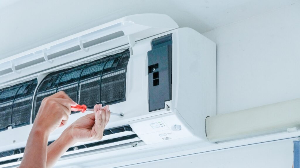 General vs Overhaul Aircond Cleaning – Which One Do You Need?
